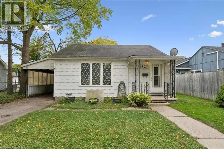 127 SPADINA Road E, Kitchener, Ontario N2M3X5