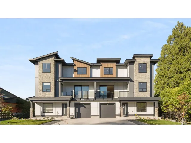102 14753 111A AVENUE, Surrey, British Columbia V3R2E2