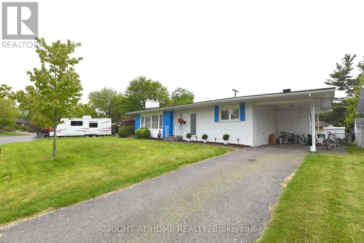 989 GOREN AVENUE, Ottawa, Ontario K1G2T8