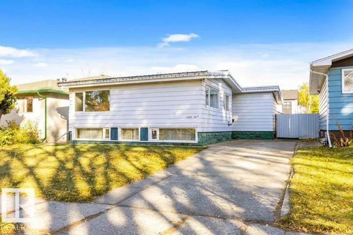 10651 80 ST NW, Edmonton, Alberta T6A3J9