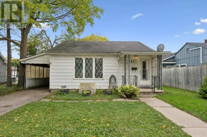 127 SPADINA ROAD E, Kitchener, Ontario N2M3X5