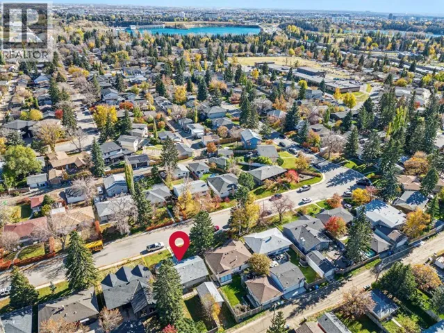 101 Langton Drive SW, Calgary, Alberta T3E5G1