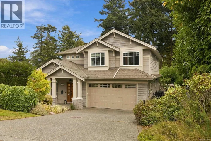 4529 Seawood Terr, Saanich, British Columbia V8N3W1