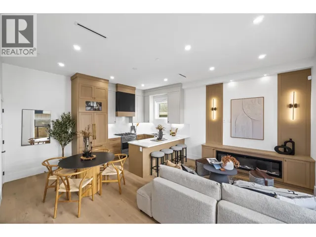 2712 KITCHENER STREET, Vancouver, British Columbia V5K3E1