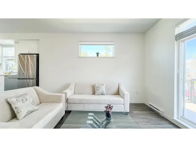 1 15487 99A AVENUE, Surrey, British Columbia V3R0G9