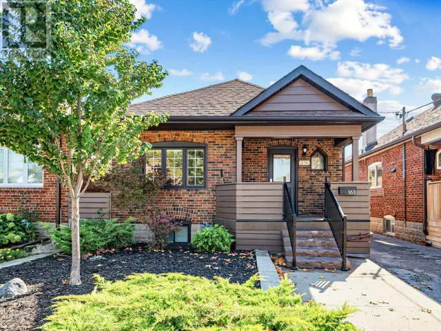 163 LAMBTON AVENUE, Toronto (Rockcliffe-Smythe), Ontario M6N2T1
