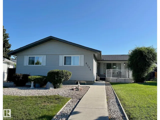 6704 152A AV NW, Edmonton, Alberta T5C2Y9