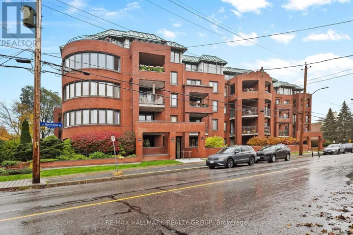 211 - 959 NORTH RIVER ROAD, Ottawa, Ontario K1K3V3