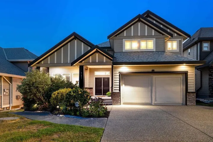 21857 51 AVENUE, Langley, British Columbia V3A8P7