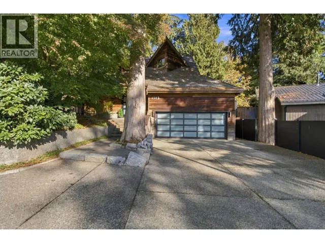 1383 CHARTER HILL DRIVE, Coquitlam, British Columbia V3E1P1