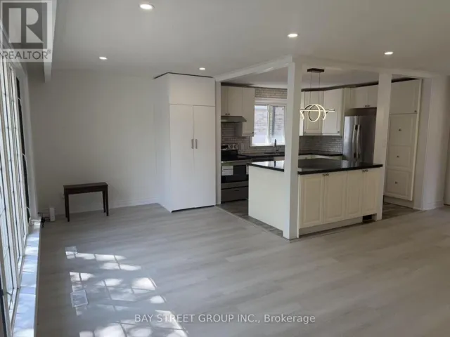 517 LYNETT CRESCENT, Richmond Hill (Crosby), Ontario L4C2V8