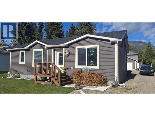 726 Whitehead Street, Sicamous, British Columbia V0E2V1