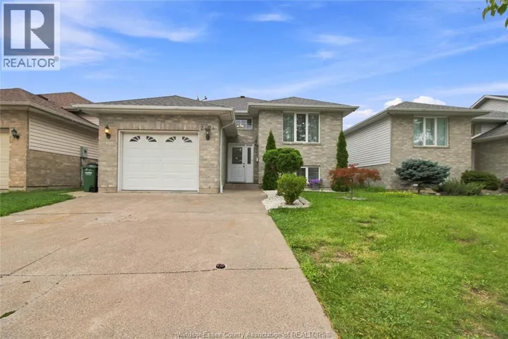 2424 TIMBERCREST AVENUE, Windsor, Ontario N8P1S2