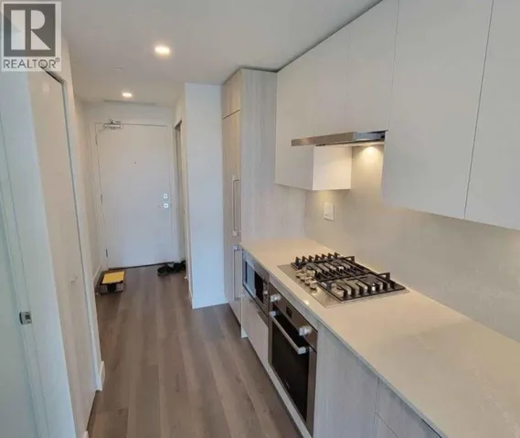 1008 901 LOUGHEED HIGHWAY, Coquitlam, British Columbia V3K3T3