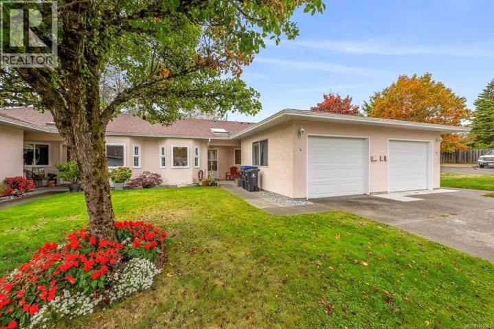 4 2030 Robb Ave, Comox, British Columbia V9M1M1