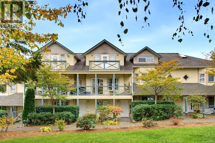 3 1953 Lisnoe Ave, Central Saanich, British Columbia V8M2J9