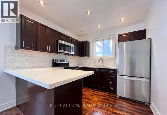 UPPER - 195 TAYLOR MILLS DRIVE N, Richmond Hill (Crosby), Ontario L4C2T5