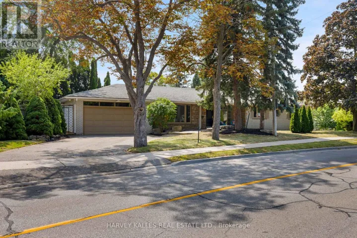 215 EDENBRIDGE DRIVE, Toronto (Edenbridge-Humber Valley), Ontario M9A3G9