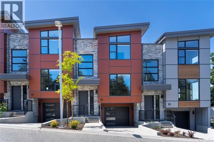 32 4253 Dieppe Rd, Saanich, British Columbia V8X2N2