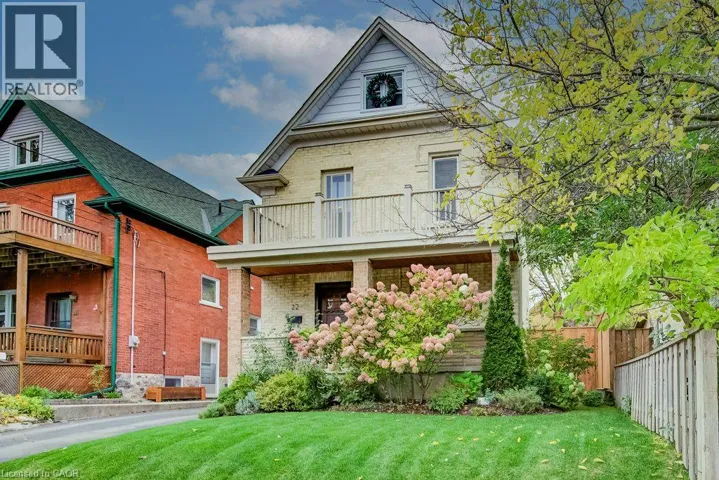 22 WHITNEY Place, Kitchener, Ontario N2G2X5