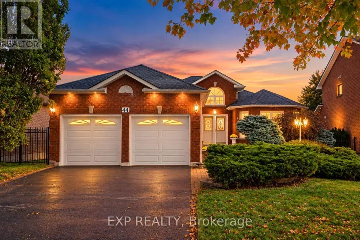 44 FINNEGAN PLACE, Whitby (Pringle Creek), Ontario L1R2K9