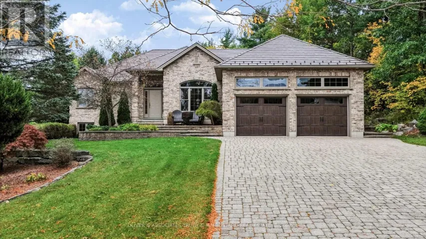 10075 JENNISON CRESCENT, Lambton Shores (Grand Bend), Ontario N0M1T0