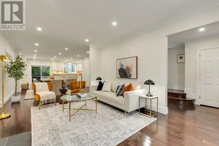 122 BRENTCLIFFE ROAD, Toronto (Leaside), Ontario M4G3Y9
