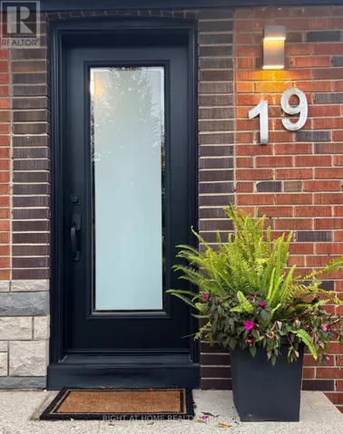 19 FLEMPTON CRESCENT, Toronto (Ionview), Ontario M1K3B3