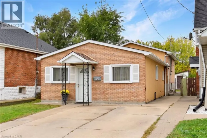 201 STRATHEARNE Avenue, Hamilton, Ontario L8H5K7