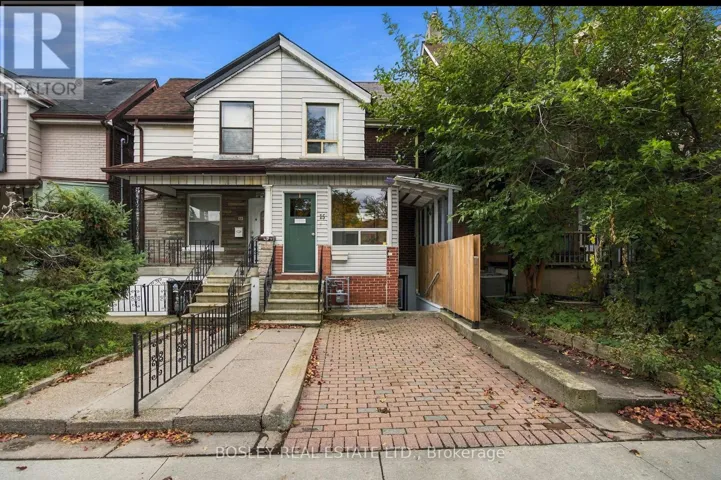 15 LUMBERVALE AVENUE, Toronto (Dufferin Grove), Ontario M6H1C7