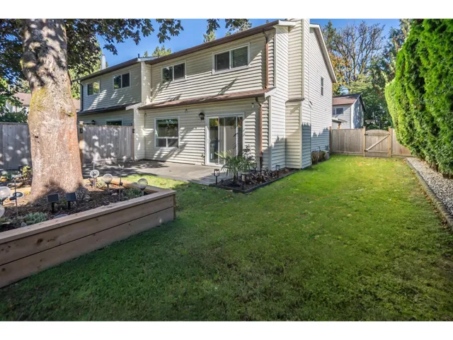 8 4840 207 STREET, Langley, British Columbia V3A2E3