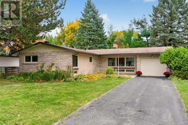9 CLEADON DRIVE, Ottawa, Ontario K2H5P5