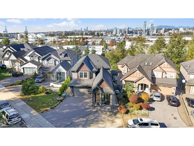11883 RIVER ROAD, Surrey, British Columbia V3V2V9