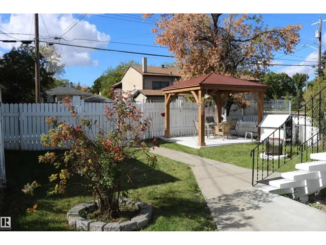 11624 82 ST NW, Edmonton, Alberta T5B1P8