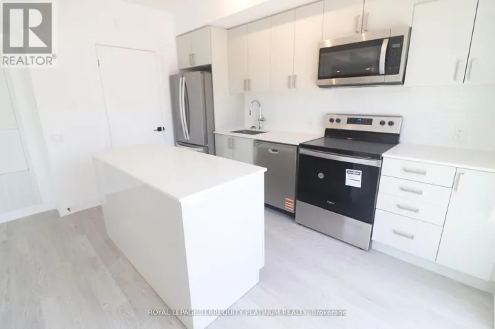 111 - 2782 BARTON STREET E, Hamilton (Riverdale), Ontario L8E0L3