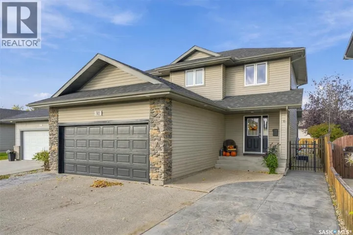 311 Denham COURT, Saskatoon, Saskatchewan S7R1E5