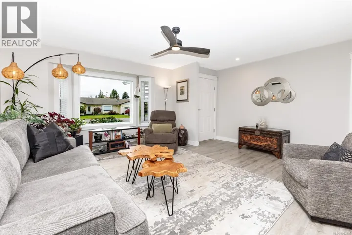 32 Oregon Rd, Campbell River, British Columbia V9W5T1