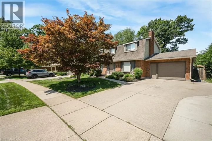 30 WESTWOOD Crescent, Cambridge, Ontario N1S3W6