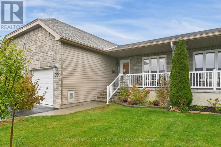 703 ABERDEEN STREET, Renfrew, Ontario K7V0A3