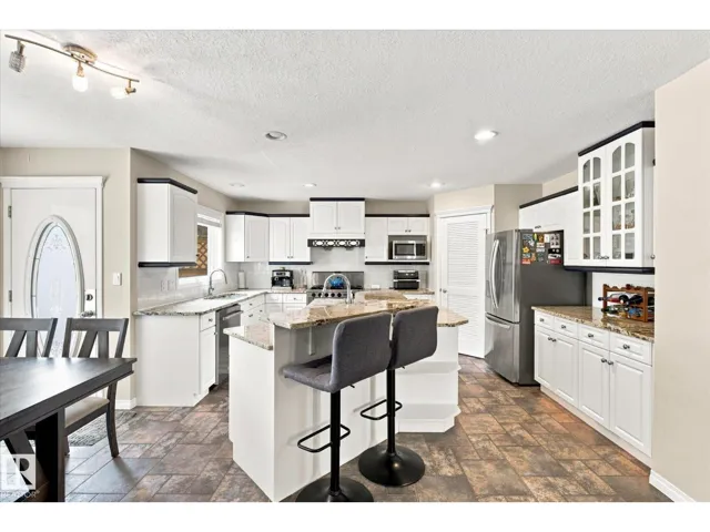 1312 116 ST NW, Edmonton, Alberta T6J7B3