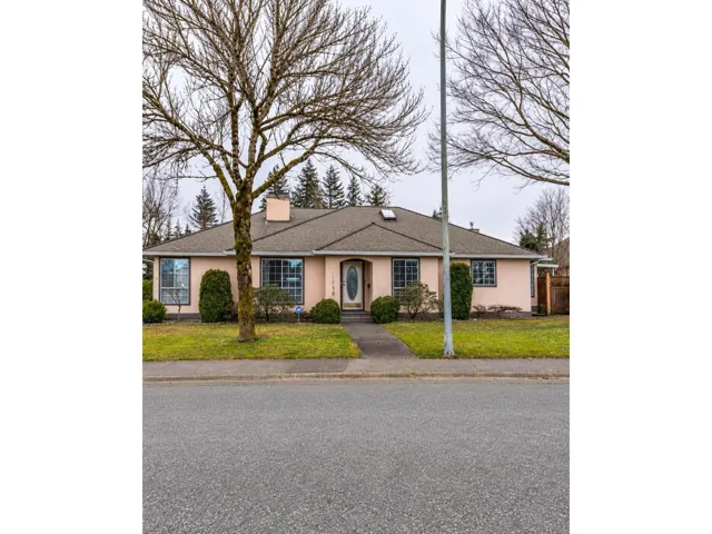 16490 84A AVENUE, Surrey, British Columbia V4N3G8