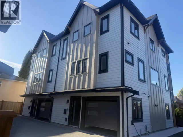 2 7087 MARY AVENUE, Burnaby, British Columbia V5E3K1