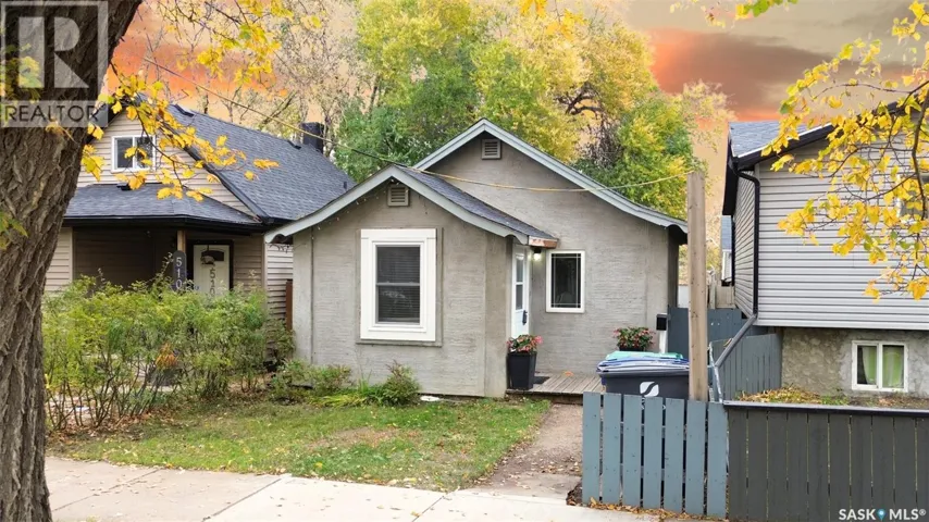512 J AVENUE S, Saskatoon, Saskatchewan S7M2A8