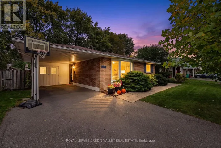 27 CASTLEMORE DRIVE, Brampton (Brampton East), Ontario L6W2V9