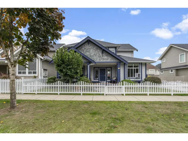 7116 195A STREET, Surrey, British Columbia V4N5Z5