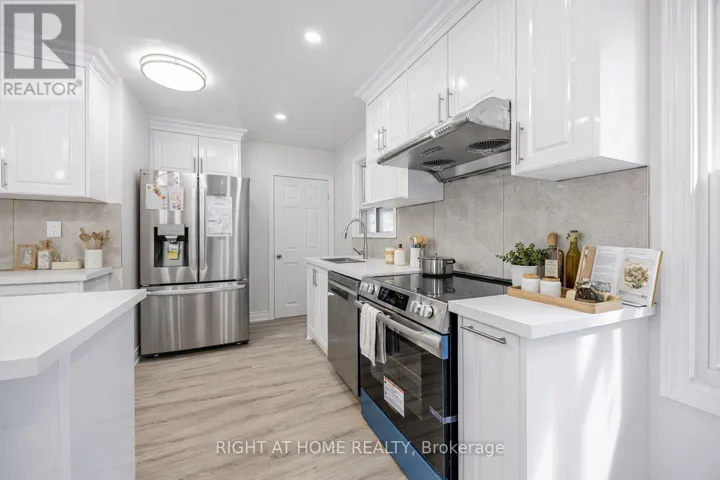 225 ESSEX AVENUE, Richmond Hill (Harding), Ontario L4C2C1
