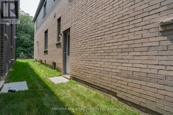 158 PETCH AVENUE, Brampton (Northwest Brampton), Ontario L7C4L1
