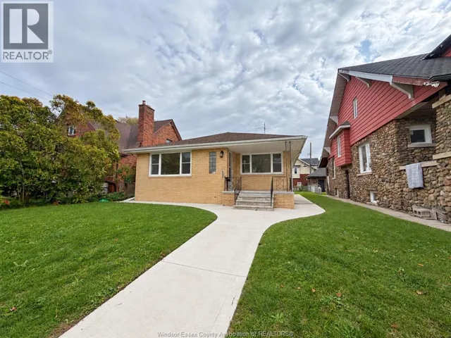 1425 GILES BOULEVARD East, Windsor, Ontario N9A4H2