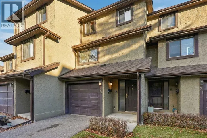 69 Glamis Gardens SW, Calgary, Alberta T3E6S4