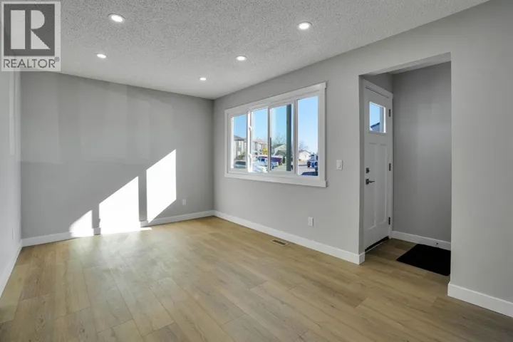 99 Penworth Close SE, Calgary, Alberta T2A5N4